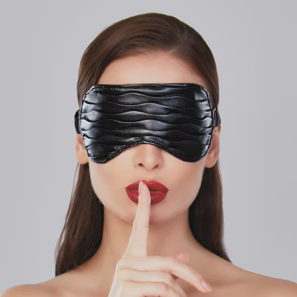 The Love Mask Blindfold Black